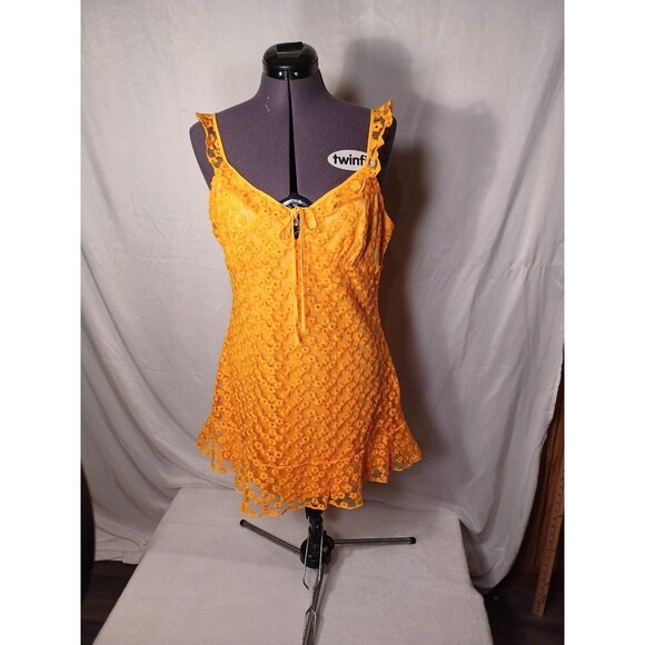 LULUS dress - Picture 2 of 8